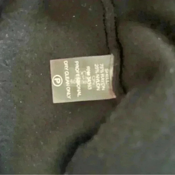 Tommy Hilfiger Sweater size large - Picture 4 of 4